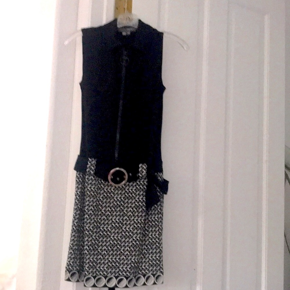 Black and white sleeveless zipper up waist belted midi dress by Boston proper